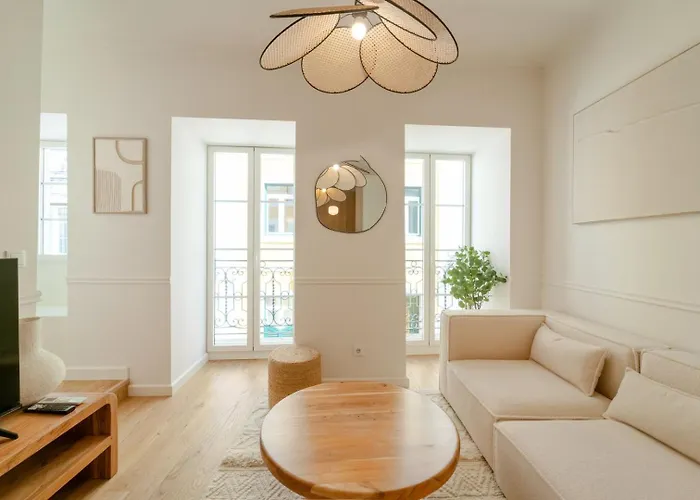Newly Renovated 2Br Apartment With Ac & Terrace | By Airnest